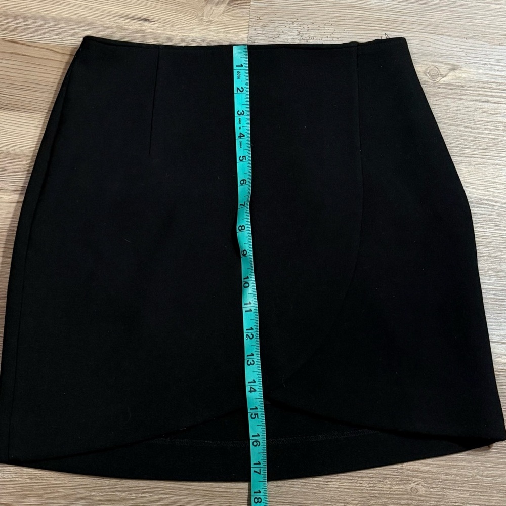 Express Black Mini Skirt - Picture 5 of 8